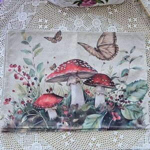 4-Pack Botanical Mushroom Placemats NWOT